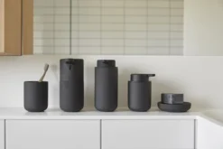 ZONE Denmark Seifenspender Ume klein schwarz