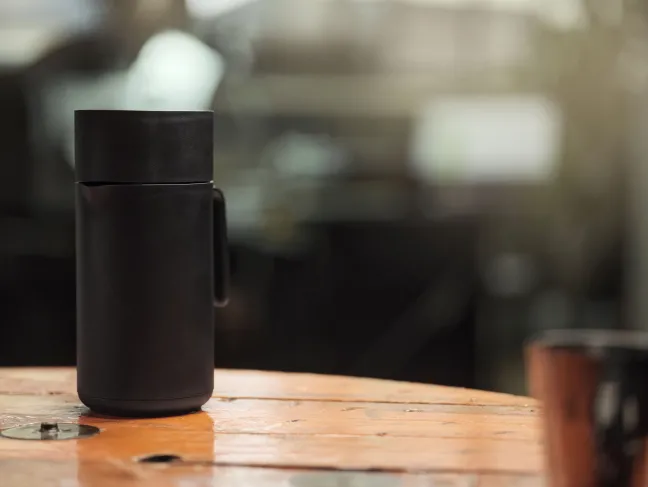 ZONE Denmark Thermoskanne Singles 1 Liter schwarz