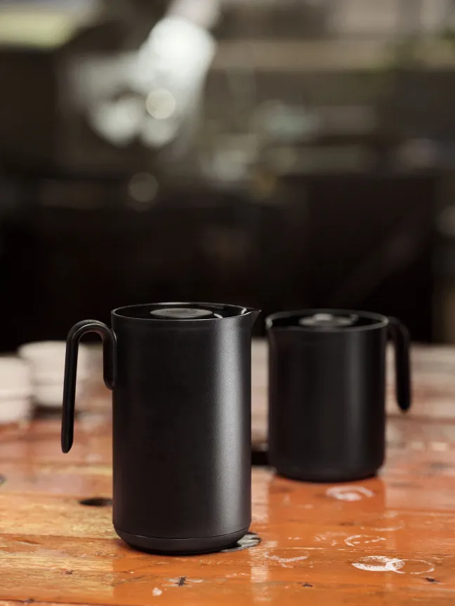 ZONE Denmark Thermoskanne Singles 0,6 Liter schwarz