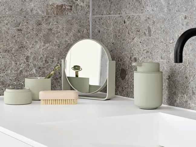 ZONE Denmark Tischspiegel mit 5x Vergröẞerung Ume Eucalyptus