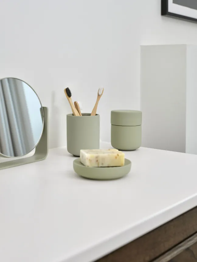 ZONE Denmark Tischspiegel mit 5x Vergröẞerung Ume Eucalyptus