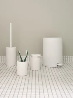 ZONE Denmark Zahnbürstenbecher Karma White