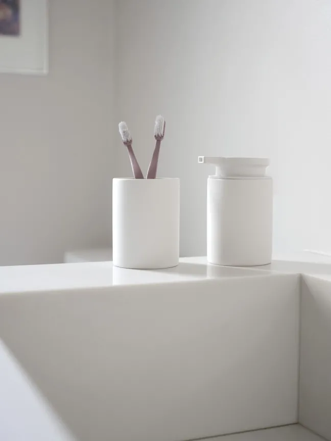ZONE Denmark Zahnbürstenbecher Karma White