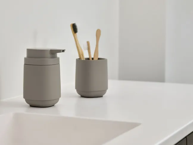 ZONE Denmark Zahnbürstenbecher Time Concrete